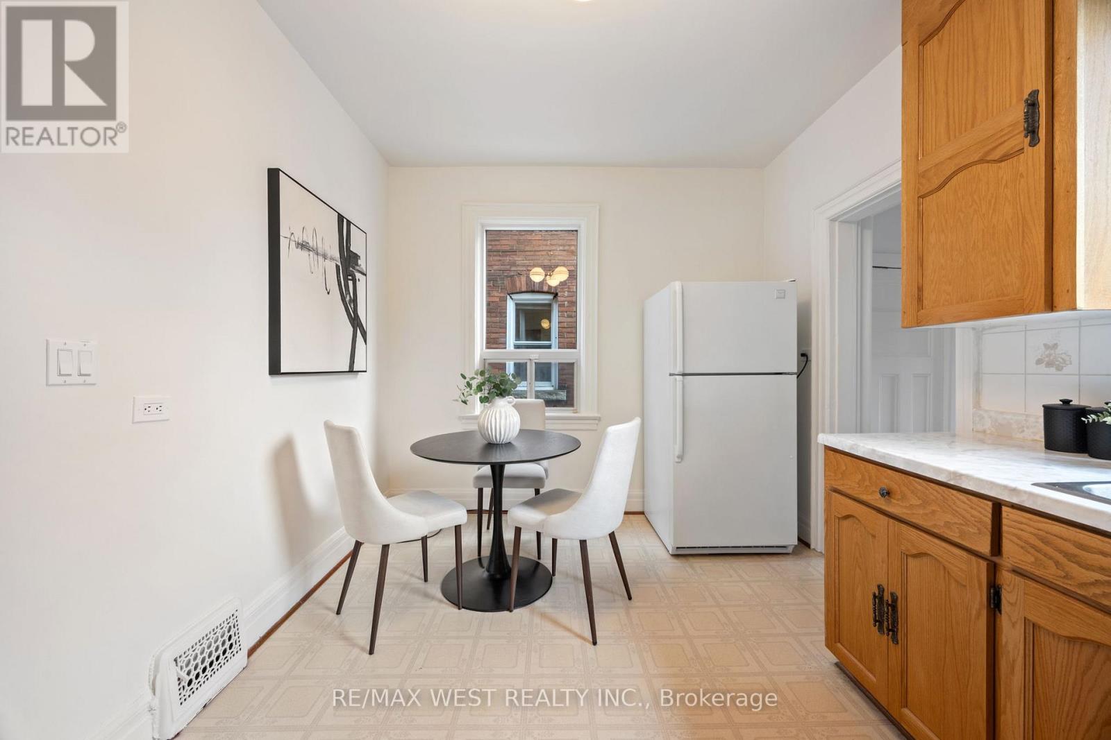 636 Beresford Avenue, Toronto, Ontario  M6S 3C3 - Photo 13 - W12478473