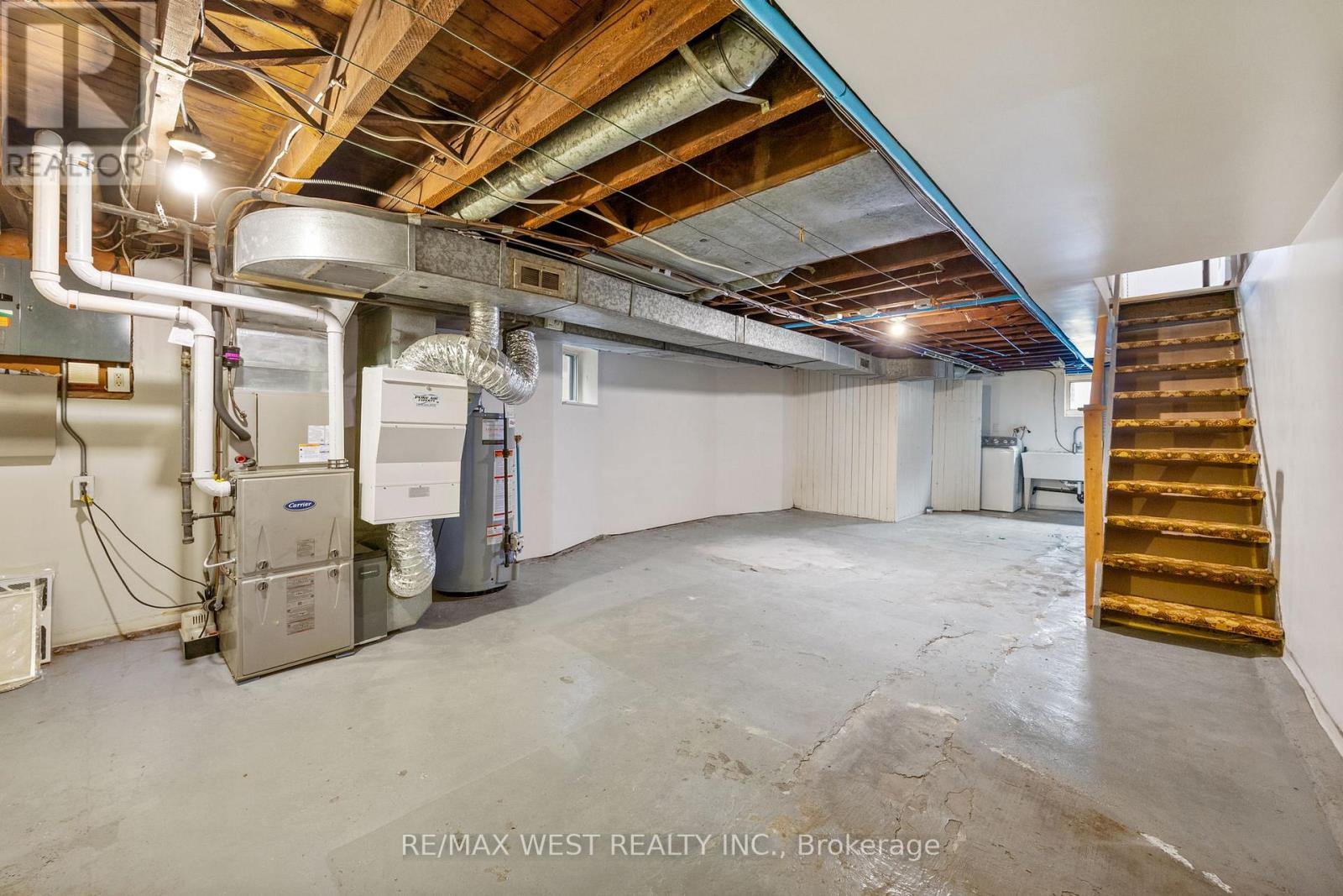 636 Beresford Avenue, Toronto, Ontario  M6S 3C3 - Photo 26 - W12478473