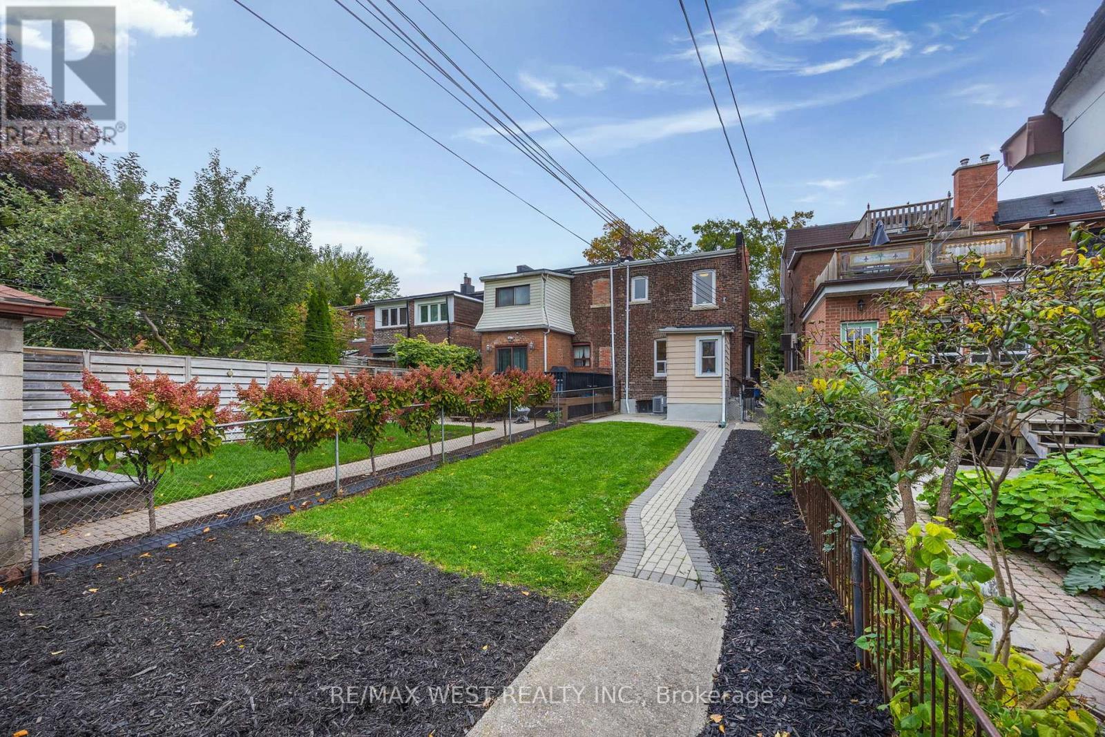 636 Beresford Avenue, Toronto, Ontario  M6S 3C3 - Photo 33 - W12478473