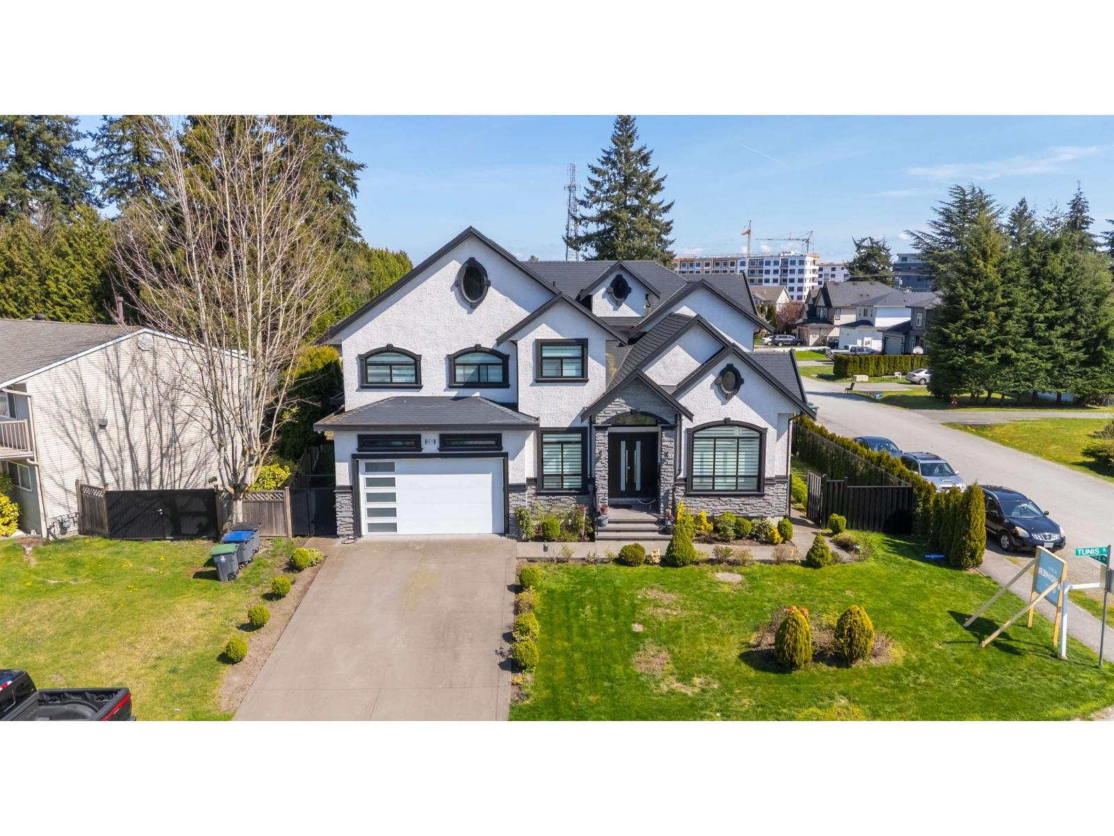 8670 Tunis Place, Surrey, British Columbia  V3S 4Y6 - Photo 2 - R3061043