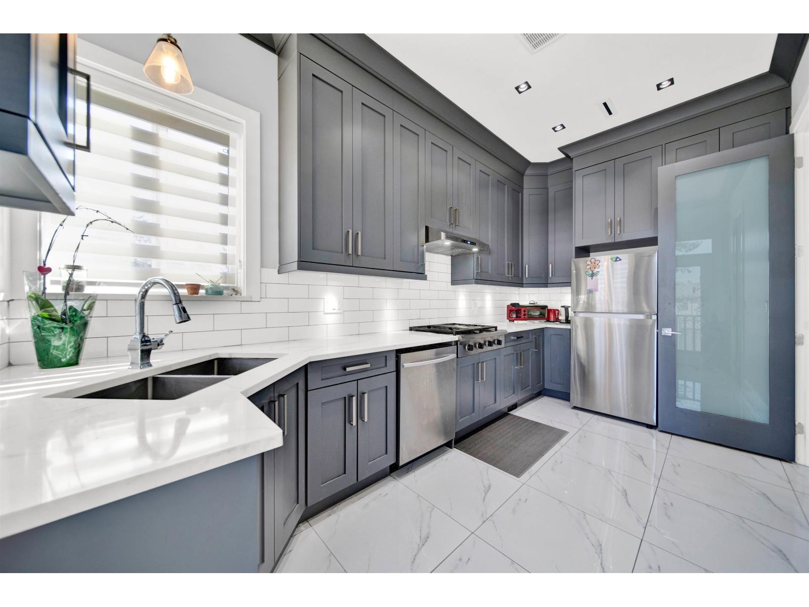 8670 Tunis Place, Surrey, British Columbia  V3S 4Y6 - Photo 11 - R3061043