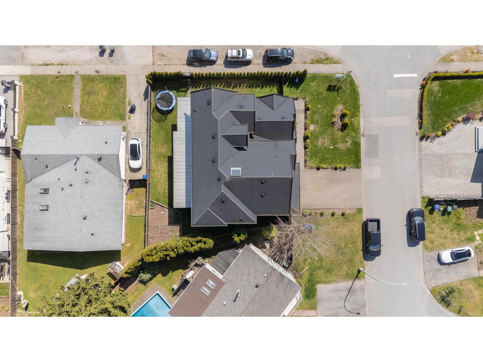 8670 Tunis Place, Surrey, British Columbia  V3S 4Y6 - Photo 4 - R3061043