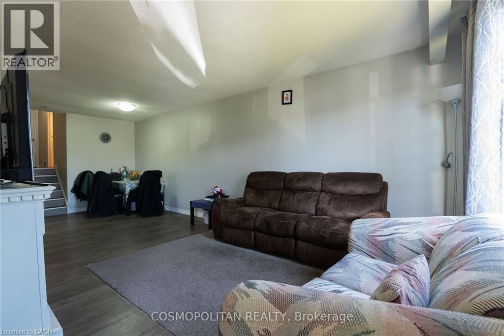 7 Mcdougall Drive, Thorold, Ontario  L2V 4C4 - Photo 2 - 40781336