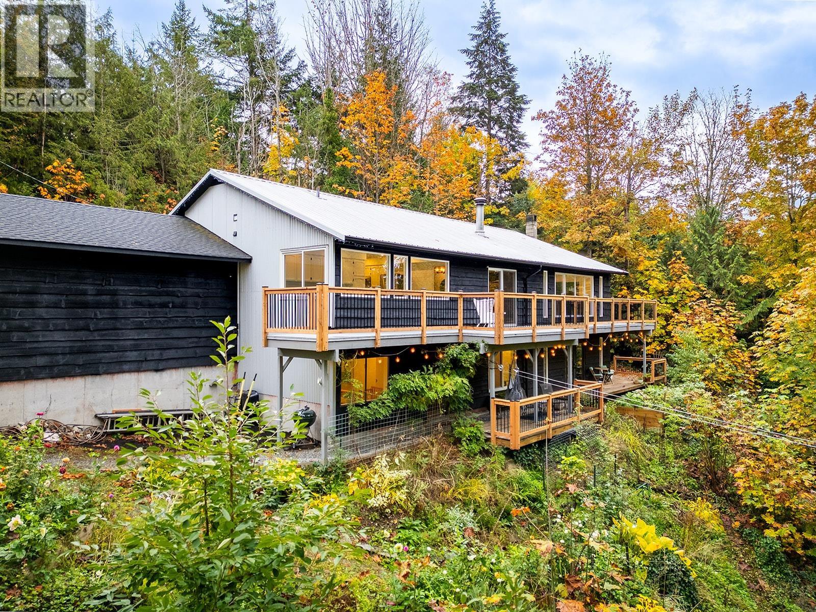 40202 SKYLINE DRIVE, Squamish, British Columbia
