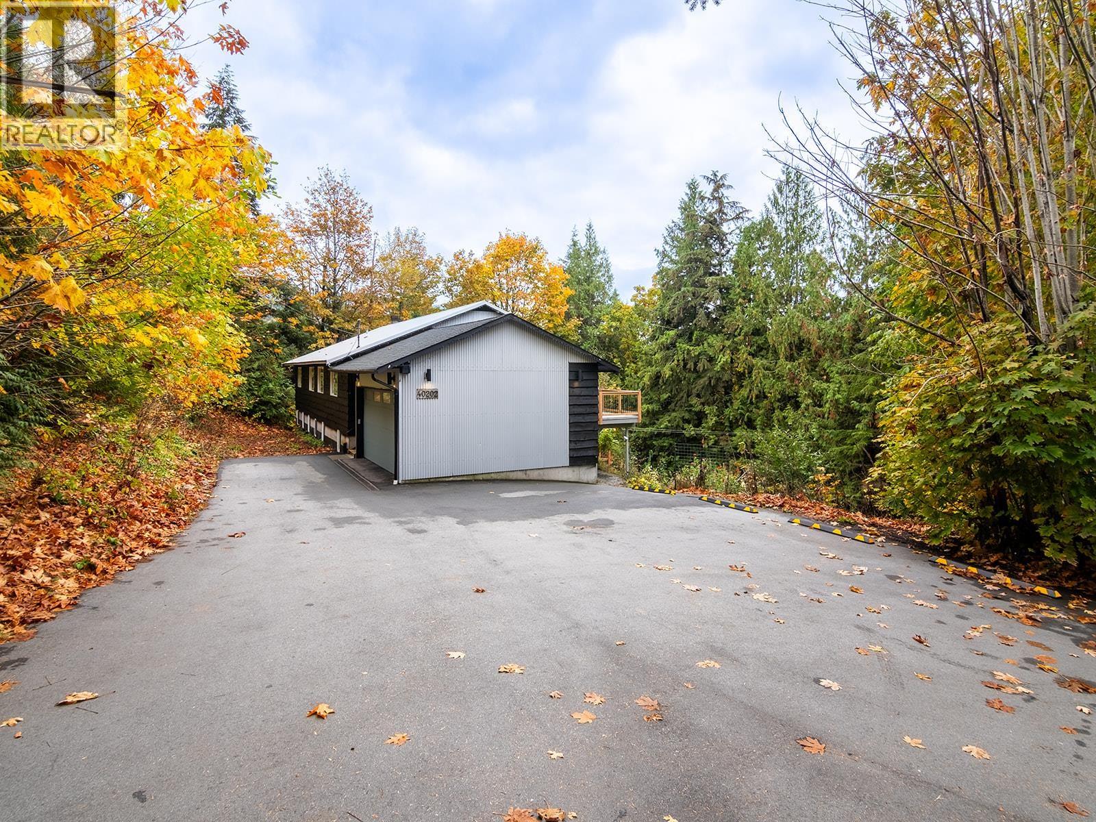 40202 Skyline Drive, Squamish, British Columbia  V8B 0L1 - Photo 3 - R3061269