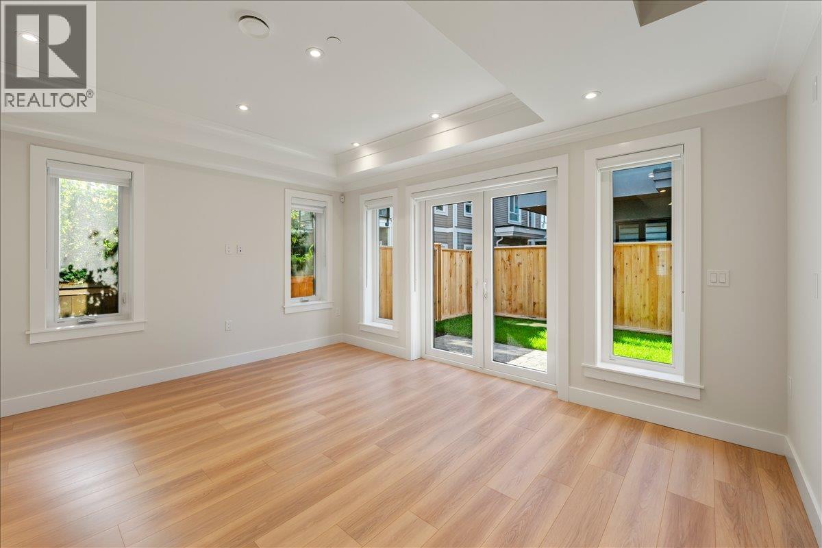 4852 Slocan Street, Vancouver, British Columbia  V5R 2A3 - Photo 6 - R3061330