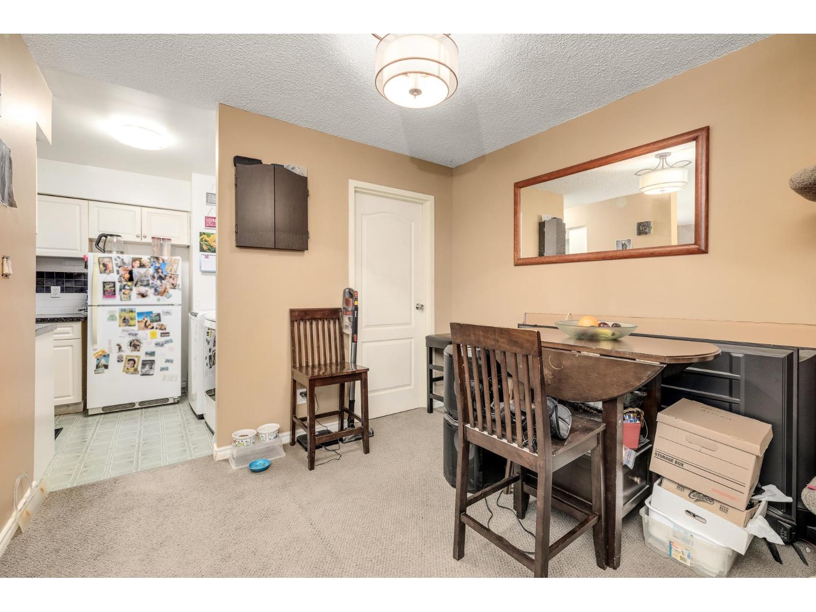 14834 Holly Park Lane, Surrey, British Columbia  V3R 6Y2 - Photo 9 - R3060853