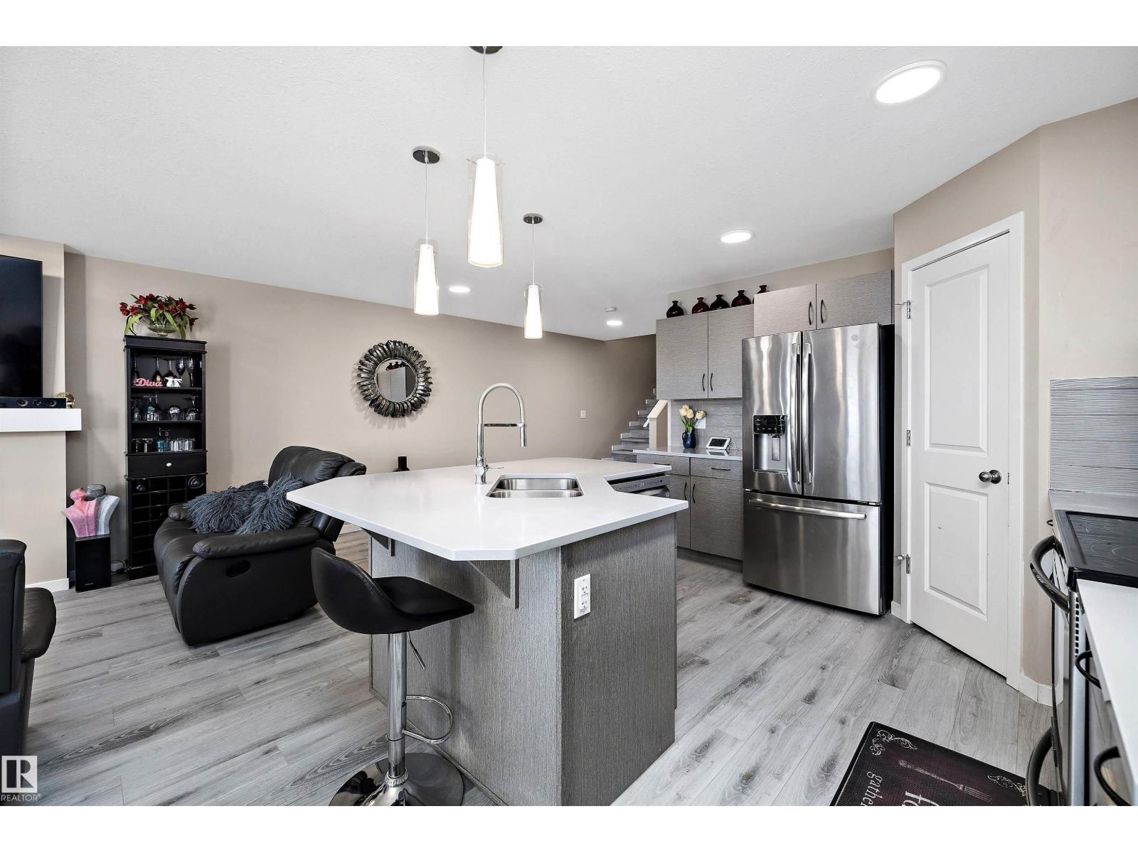 681 Eagleson Cr Nw, Edmonton, Alberta  T6M 0V7 - Photo 10 - E4463214