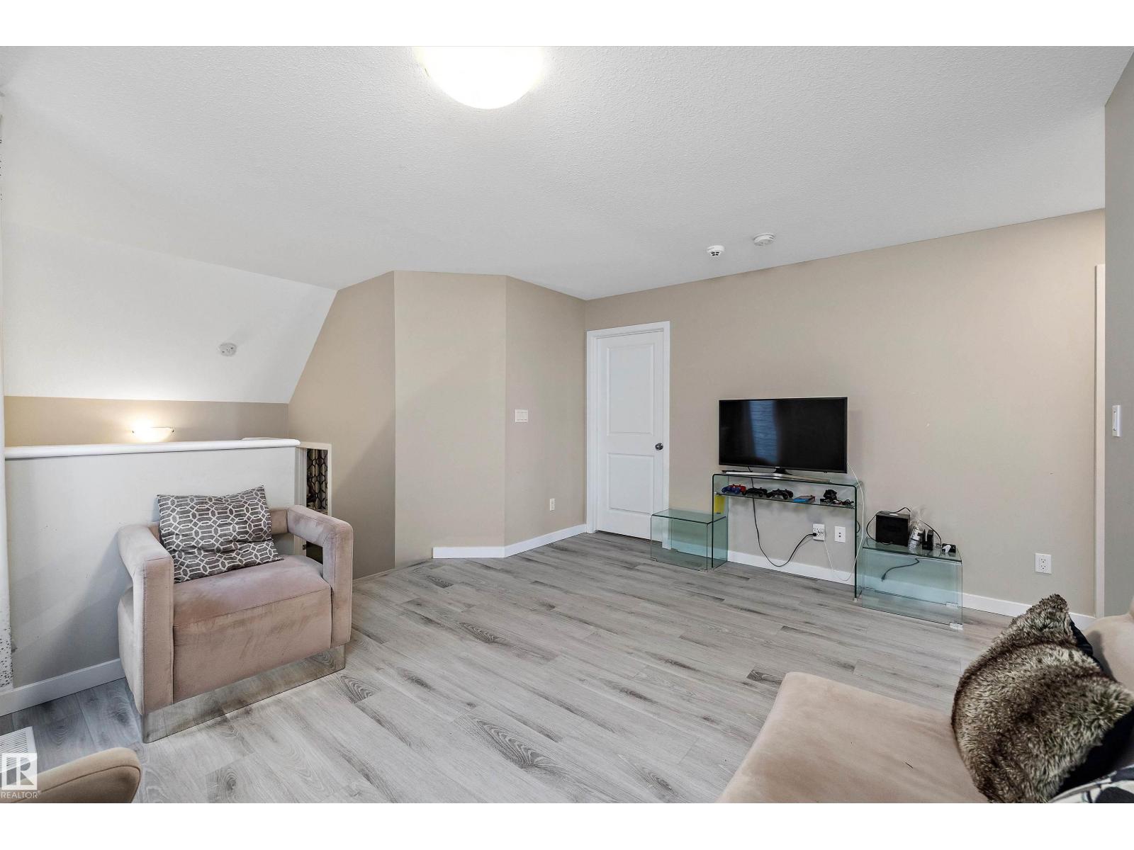 681 Eagleson Cr Nw, Edmonton, Alberta  T6M 0V7 - Photo 28 - E4463214