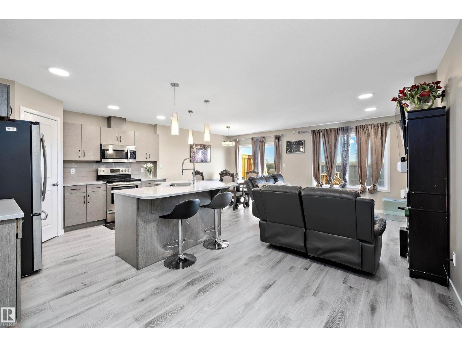 681 Eagleson Cr Nw, Edmonton, Alberta  T6M 0V7 - Photo 6 - E4463214
