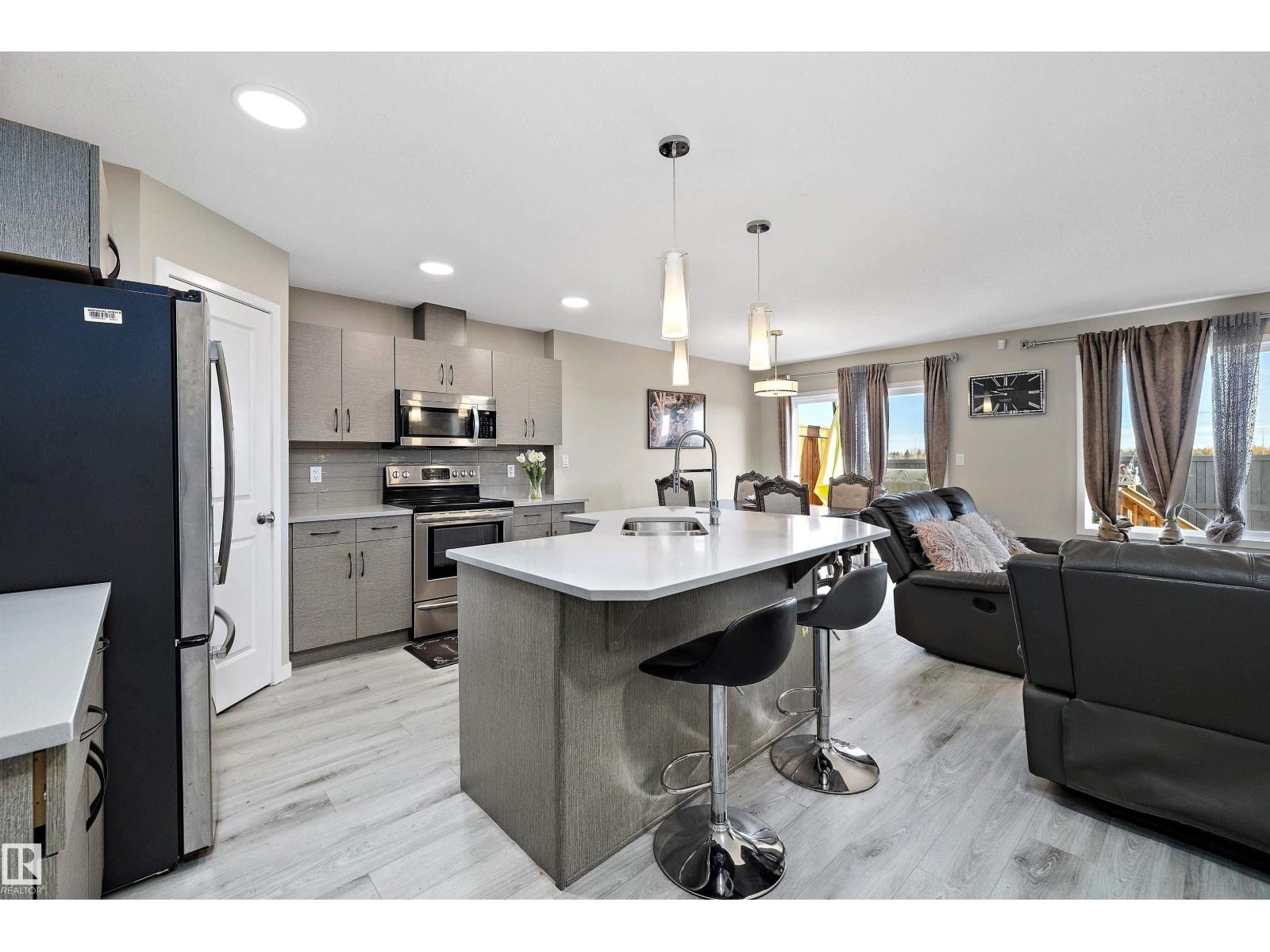 681 Eagleson Cr Nw, Edmonton, Alberta  T6M 0V7 - Photo 7 - E4463214
