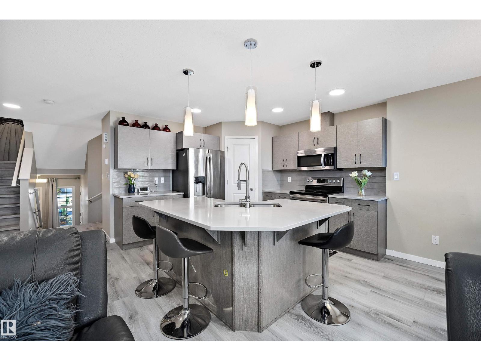 681 Eagleson Cr Nw, Edmonton, Alberta  T6M 0V7 - Photo 9 - E4463214