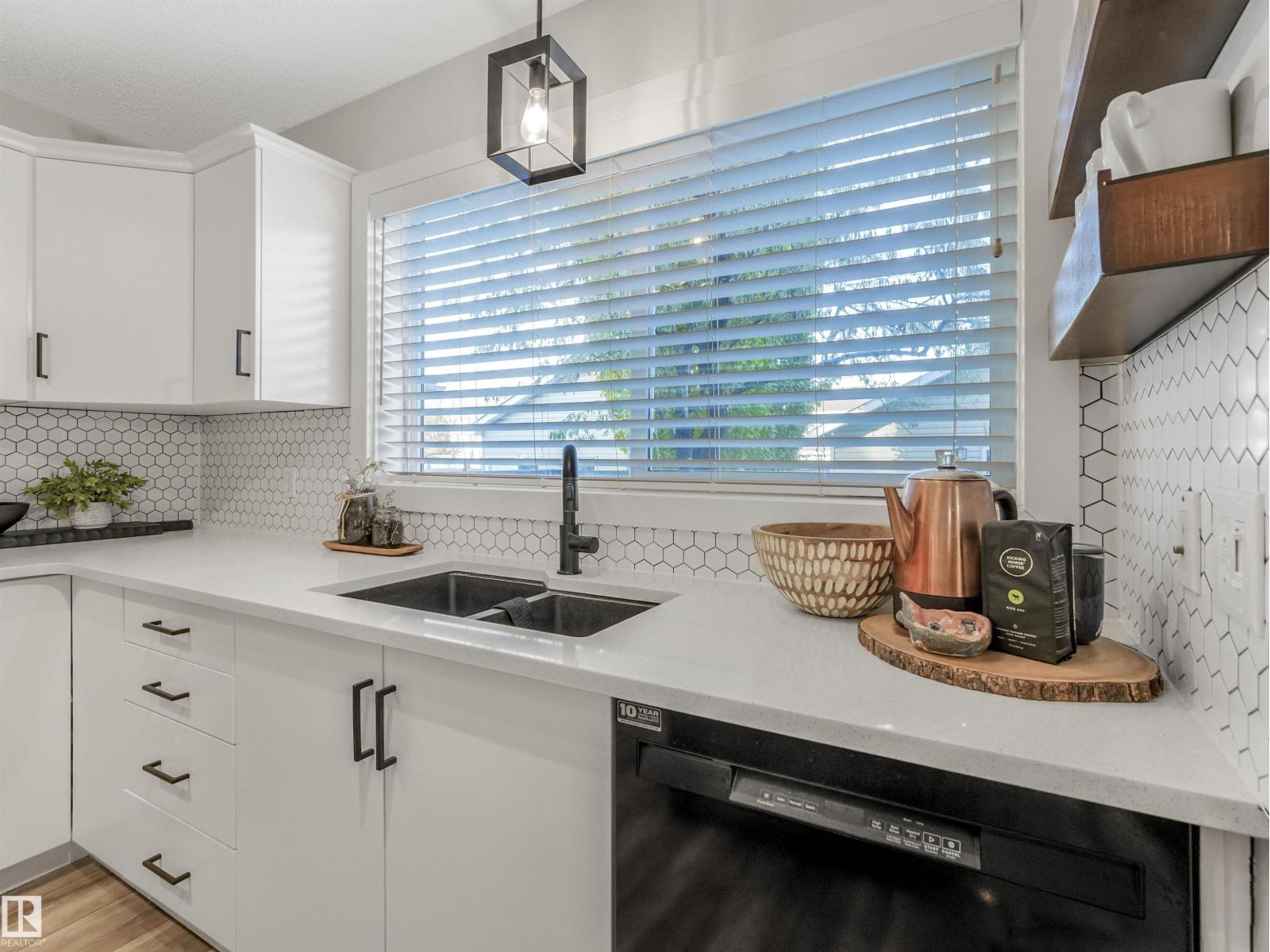 7952 13 Av Sw, Edmonton, Alberta  T6X 1H4 - Photo 16 - E4463219