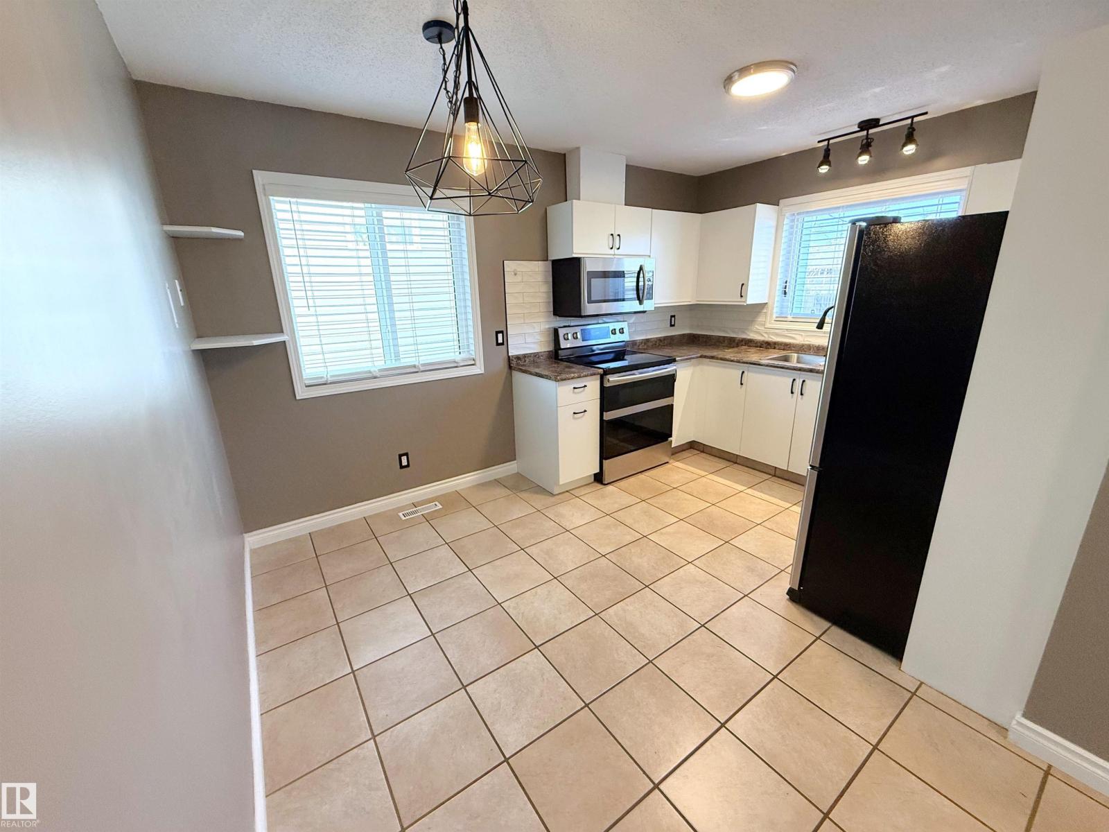 10226 152 St Nw, Edmonton, Alberta  T5P 1Y2 - Photo 11 - E4463222