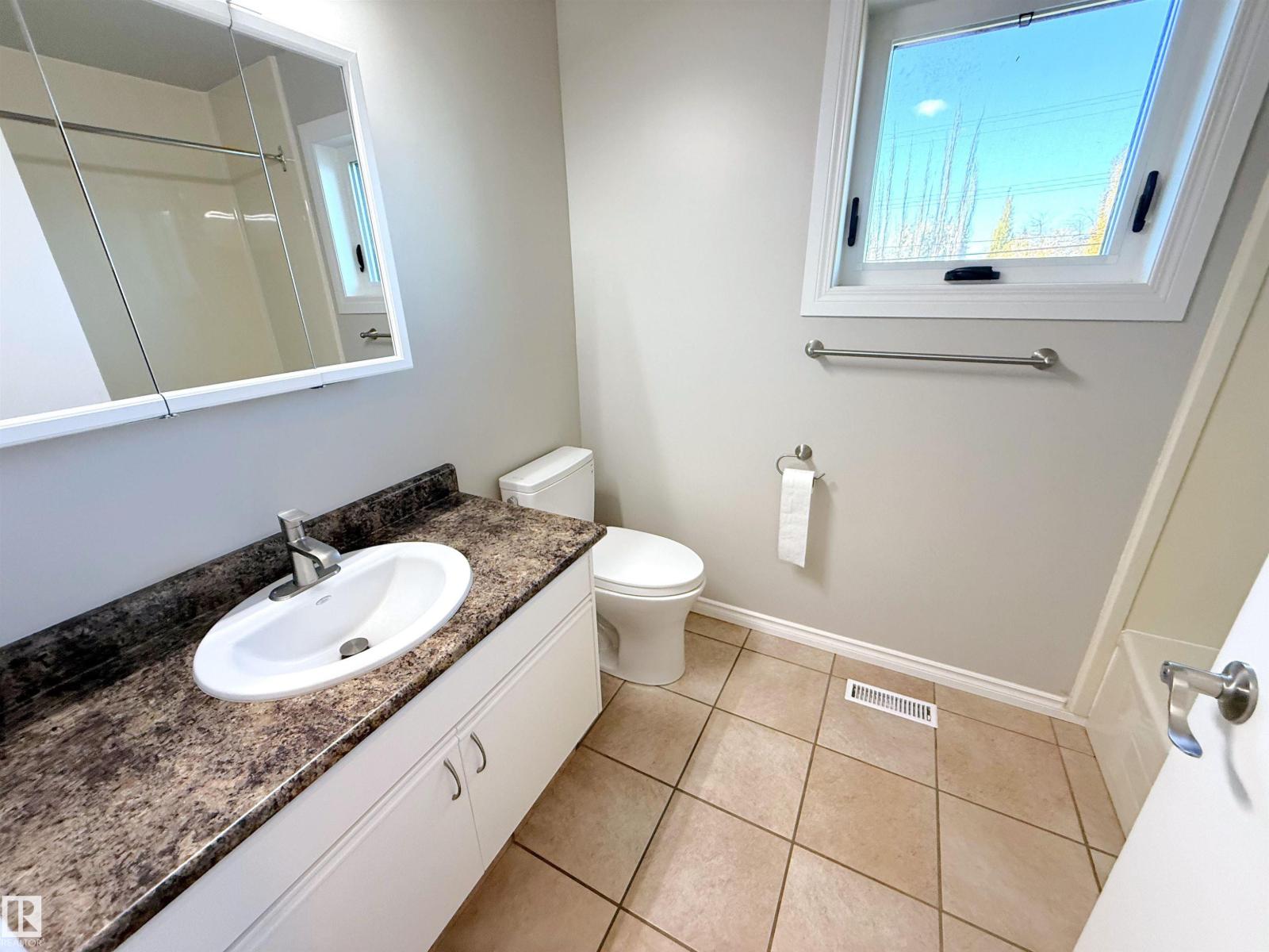 10226 152 St Nw, Edmonton, Alberta  T5P 1Y2 - Photo 22 - E4463222