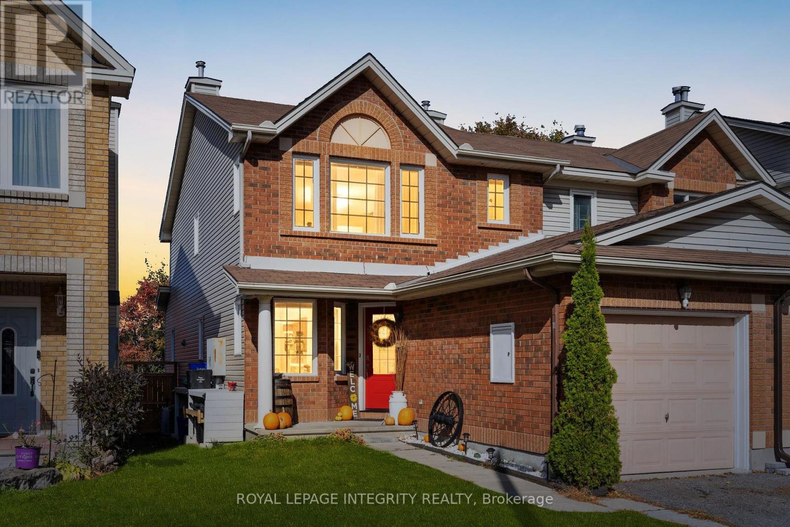 13 Banchory Crescent, Ottawa, Ontario  K2K 2V4 - Photo 2 - X12478678