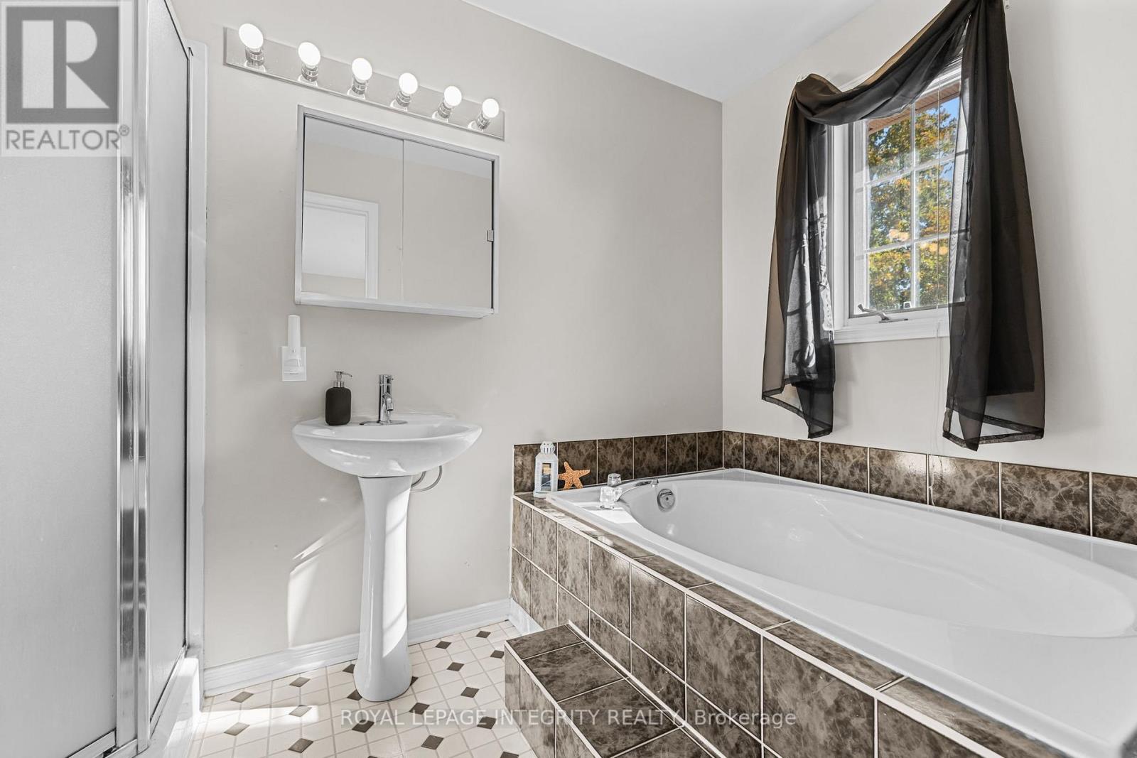 13 Banchory Crescent, Ottawa, Ontario  K2K 2V4 - Photo 30 - X12478678
