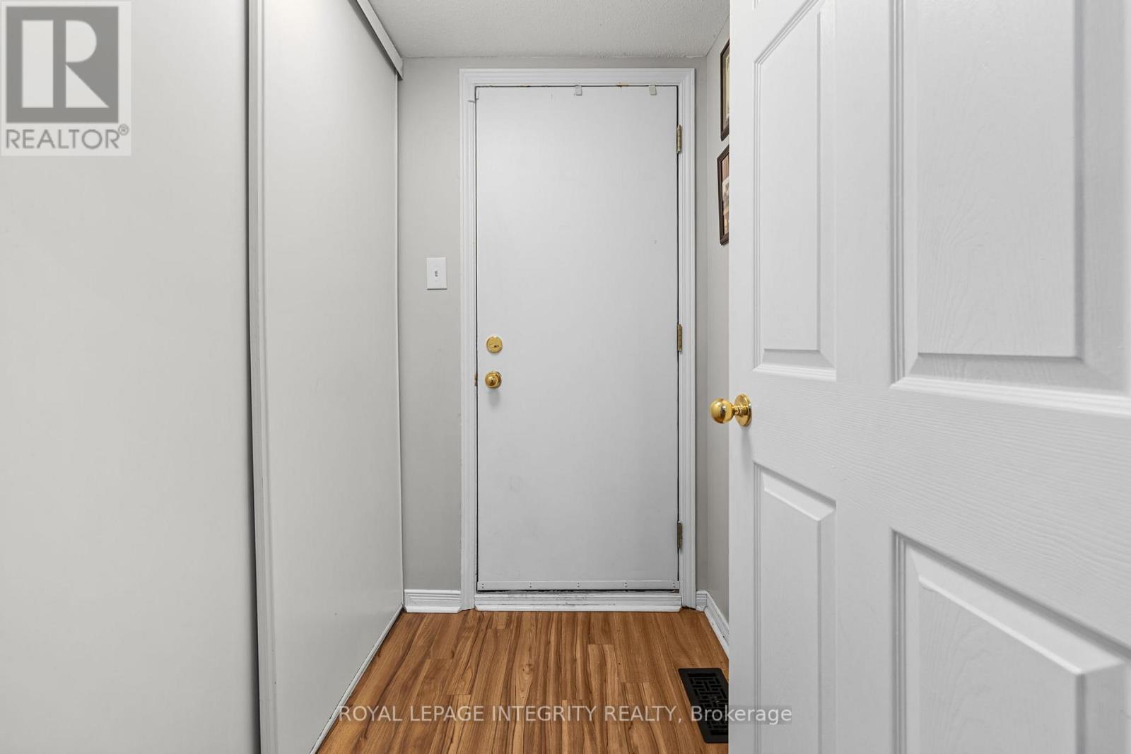 13 Banchory Crescent, Ottawa, Ontario  K2K 2V4 - Photo 5 - X12478678