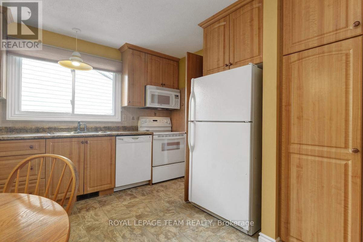 72 Craig Henry Drive, Ottawa, Ontario  K2G 3Z6 - Photo 11 - X12478701