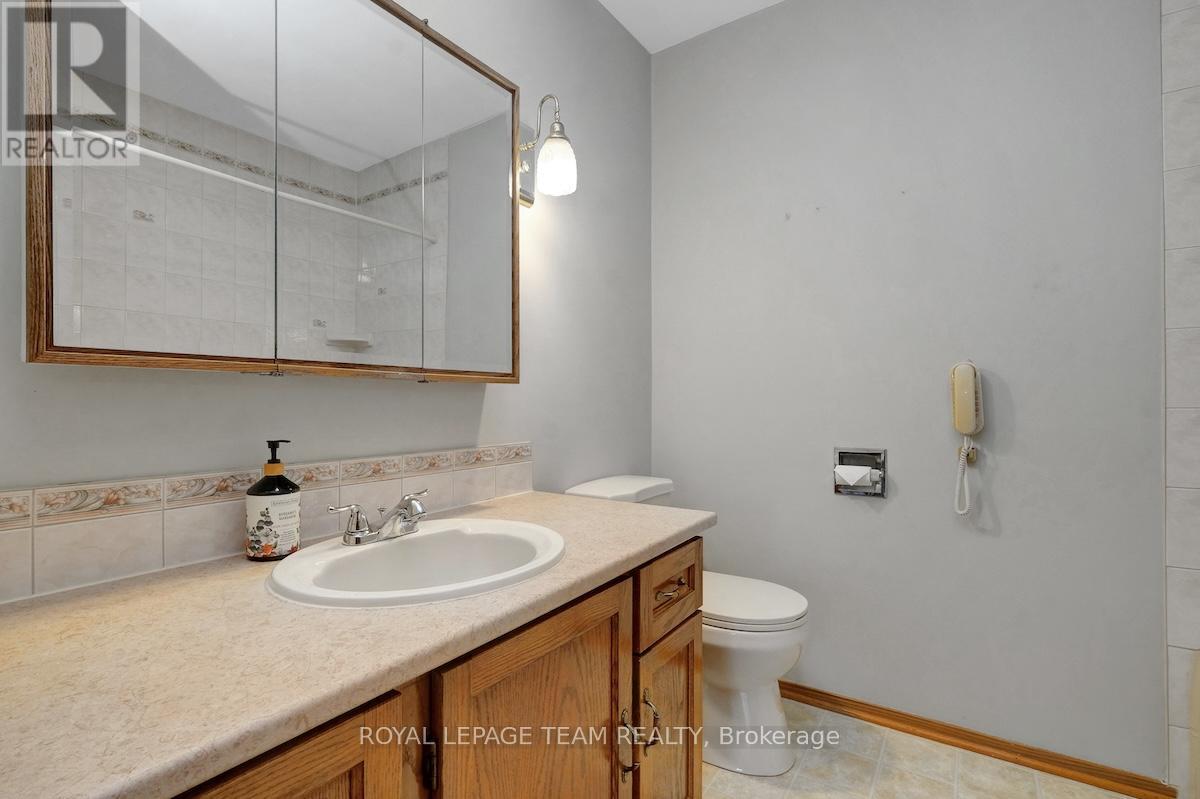 72 Craig Henry Drive, Ottawa, Ontario  K2G 3Z6 - Photo 17 - X12478701