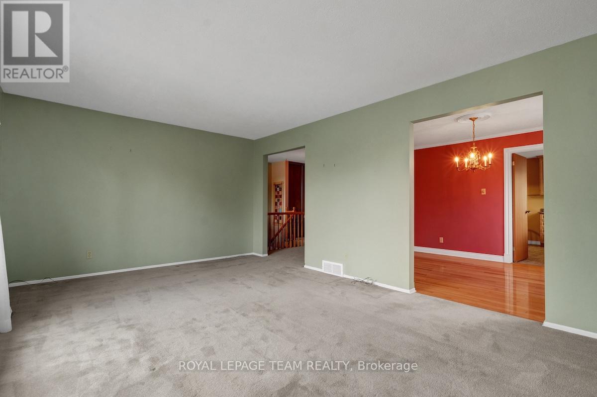 72 Craig Henry Drive, Ottawa, Ontario  K2G 3Z6 - Photo 5 - X12478701