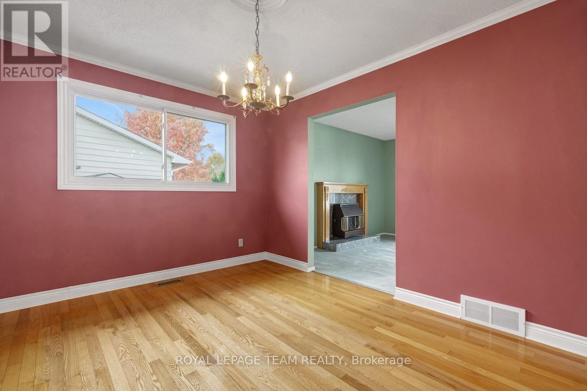 72 Craig Henry Drive, Ottawa, Ontario  K2G 3Z6 - Photo 7 - X12478701