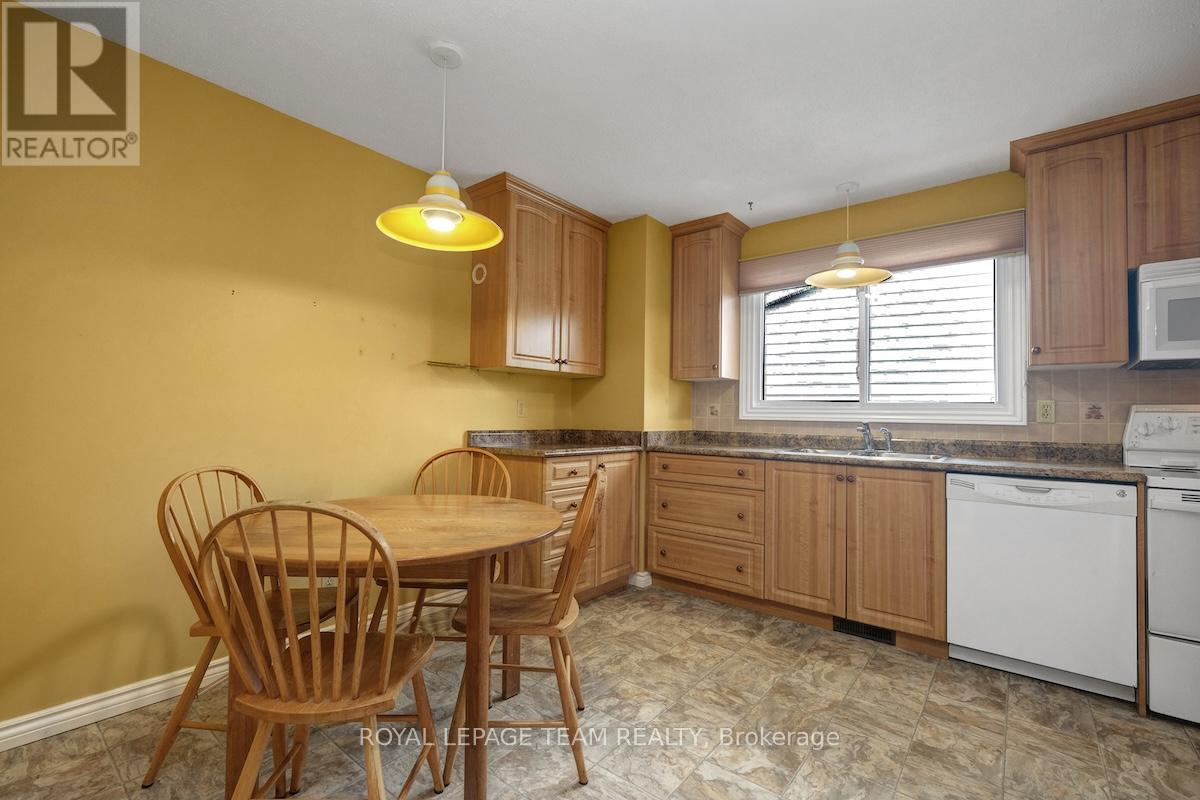 72 Craig Henry Drive, Ottawa, Ontario  K2G 3Z6 - Photo 9 - X12478701