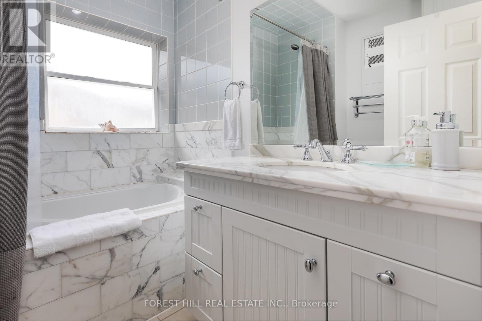 Unit 5 - 105 Balmoral Avenue, Toronto, Ontario  M4V 1J5 - Photo 13 - C12478520