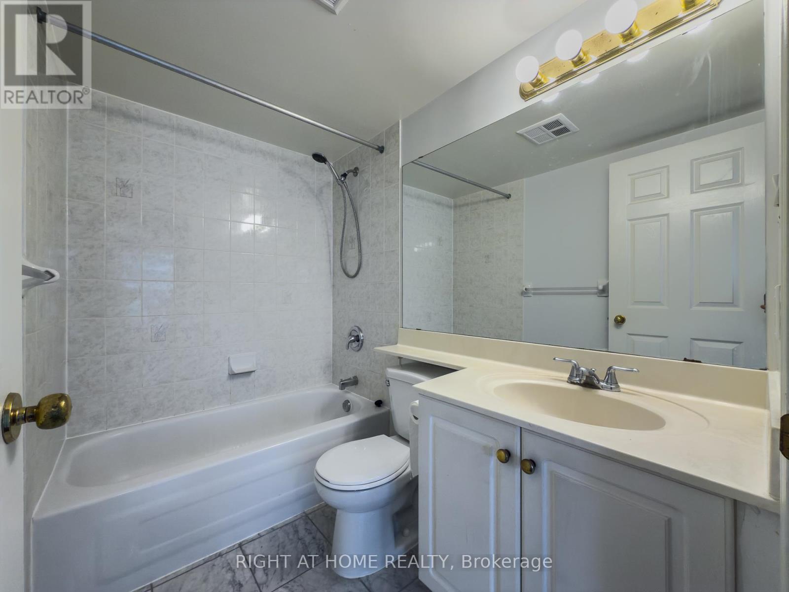 801 - 23 Lorraine Drive, Toronto, Ontario  M2N 6Z6 - Photo 28 - C12478576