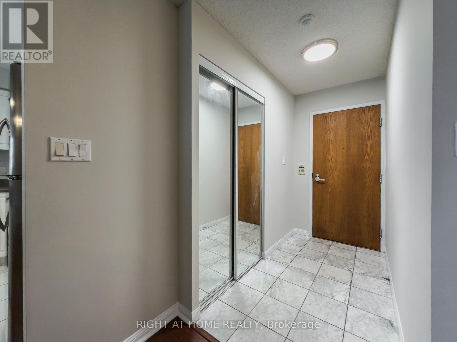 801 - 23 Lorraine Drive, Toronto, Ontario  M2N 6Z6 - Photo 30 - C12478576