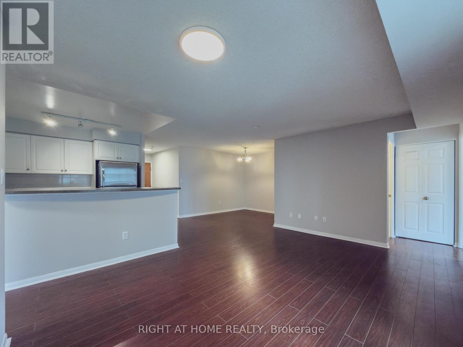 801 - 23 Lorraine Drive, Toronto, Ontario  M2N 6Z6 - Photo 4 - C12478576