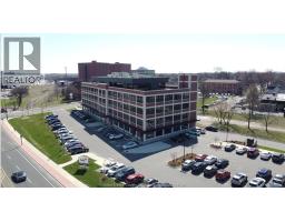 325 DEVONSHIRE Unit# 320, Windsor, Ontario