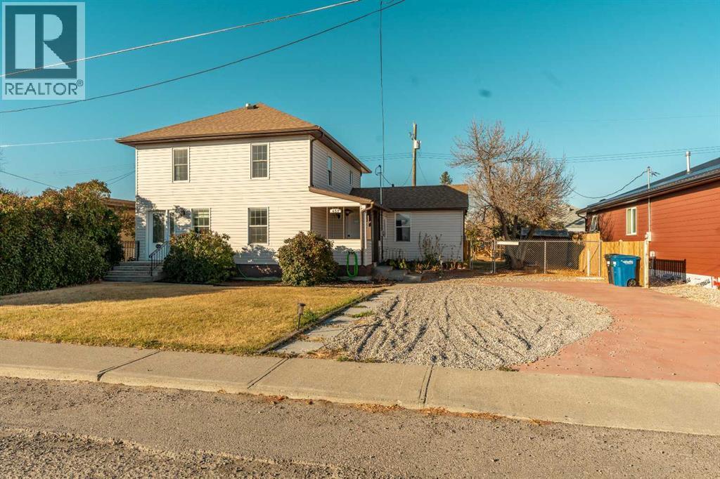 451 20 Street, Fort Macleod, Alberta  T0L 0Z0 - Photo 1 - A2263161
