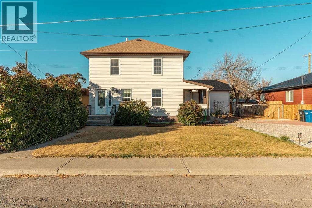 451 20 Street, Fort Macleod, Alberta  T0L 0Z0 - Photo 2 - A2263161