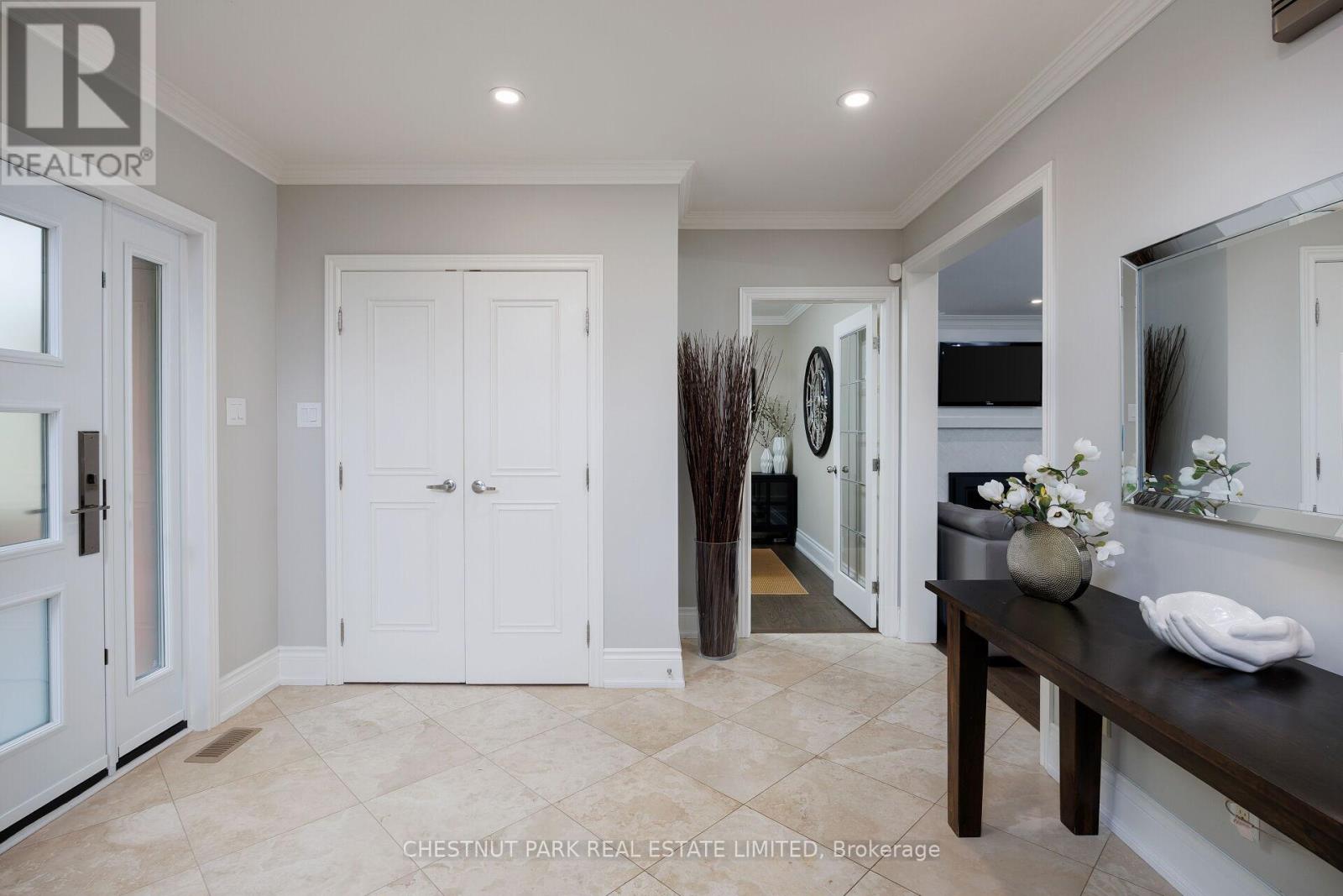 20 Fenyrose Crescent, Vaughan, Ontario  L4L 7B3 - Photo 6 - N12478538