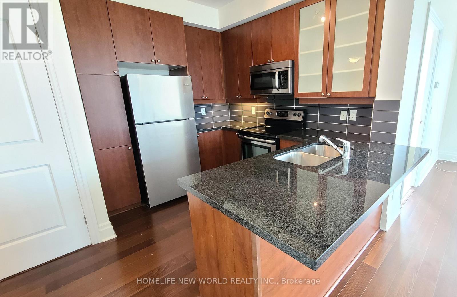 902 - 131 Upper Duke Crescent, Markham, Ontario  L6G 0C9 - Photo 3 - N12478553