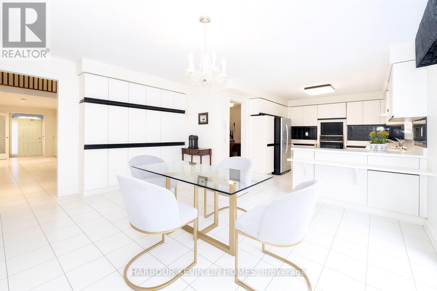 41 Montclair Road, Richmond Hill, Ontario  L4B 2S6 - Photo 14 - N12478601