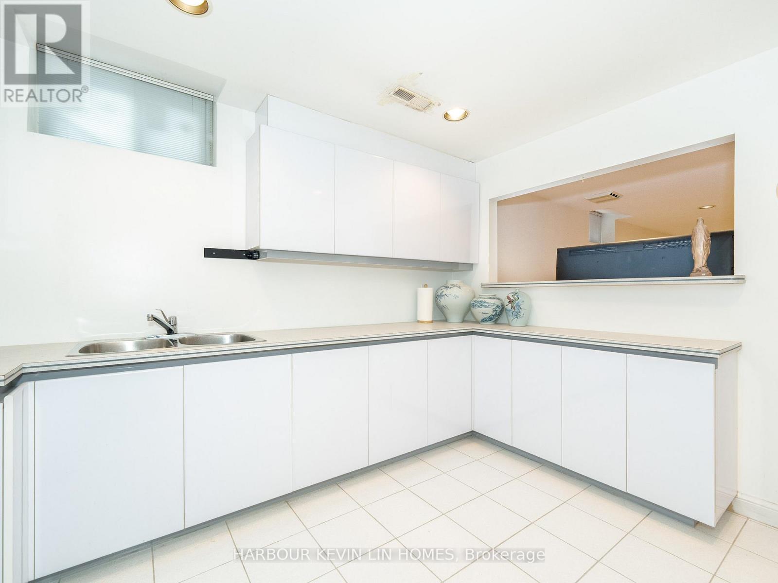 41 Montclair Road, Richmond Hill, Ontario  L4B 2S6 - Photo 40 - N12478601