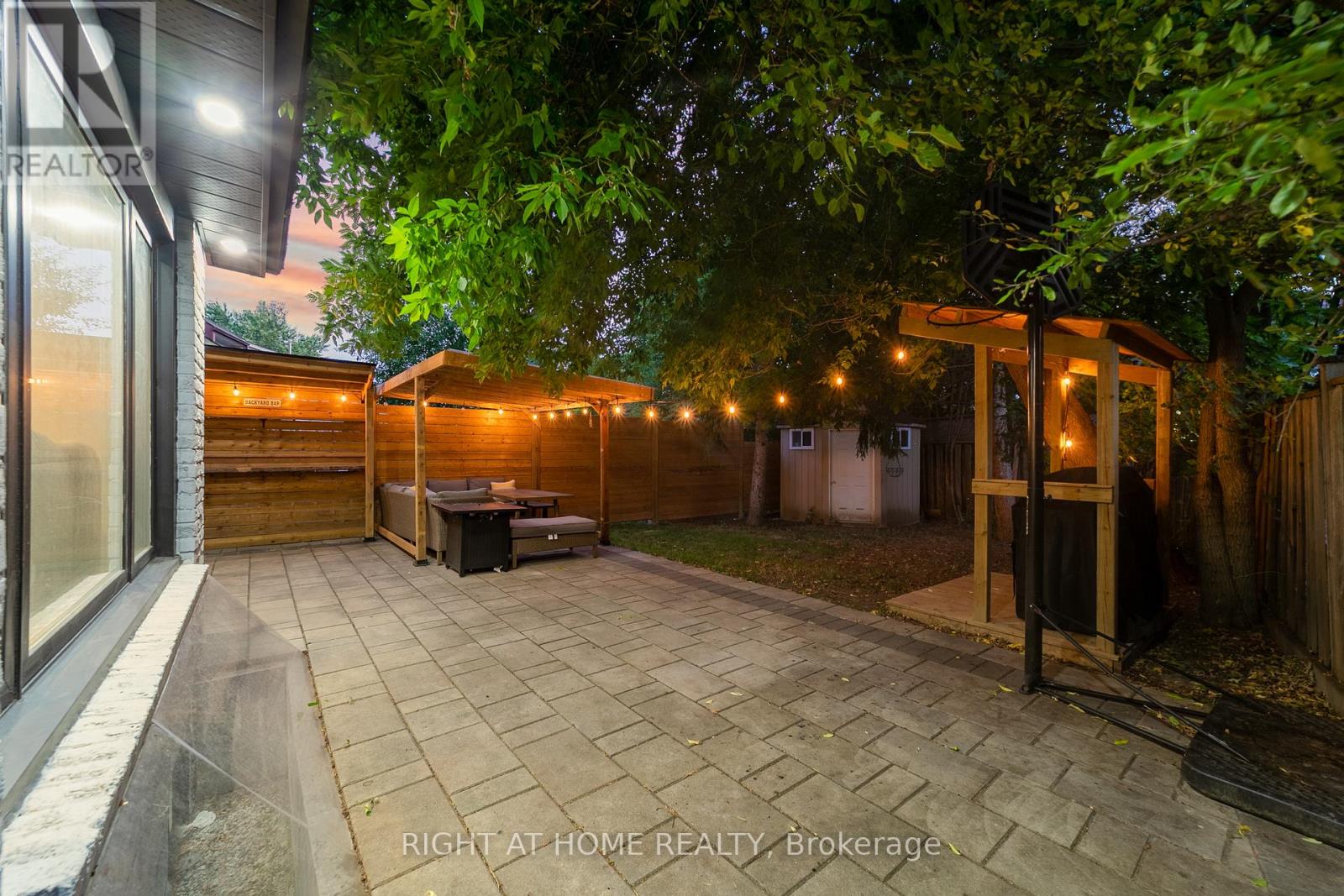 302 Mullen Drive, Vaughan, Ontario  L4J 2P2 - Photo 3 - N12478637