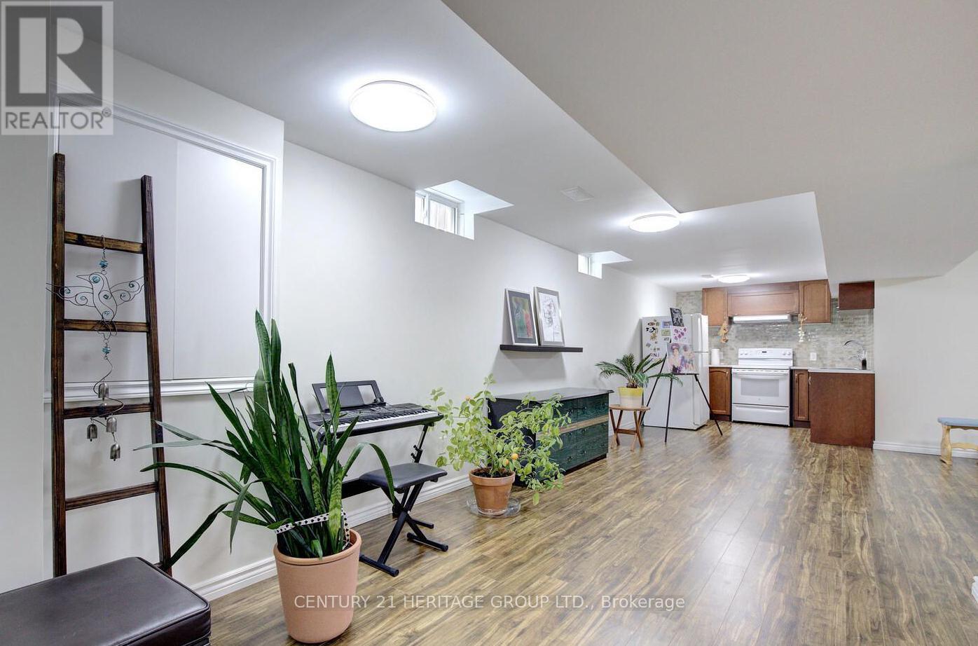 Bsmt - 25 D'amato Crescent, Vaughan, Ontario  L6A 3E6 - Photo 2 - N12478643