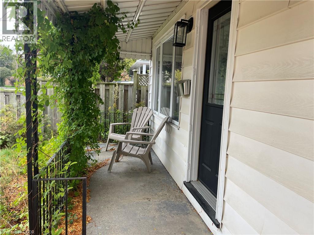 1089 Meredith Avenue, Mississauga, Ontario  L5E 2C8 - Photo 3 - 40781394