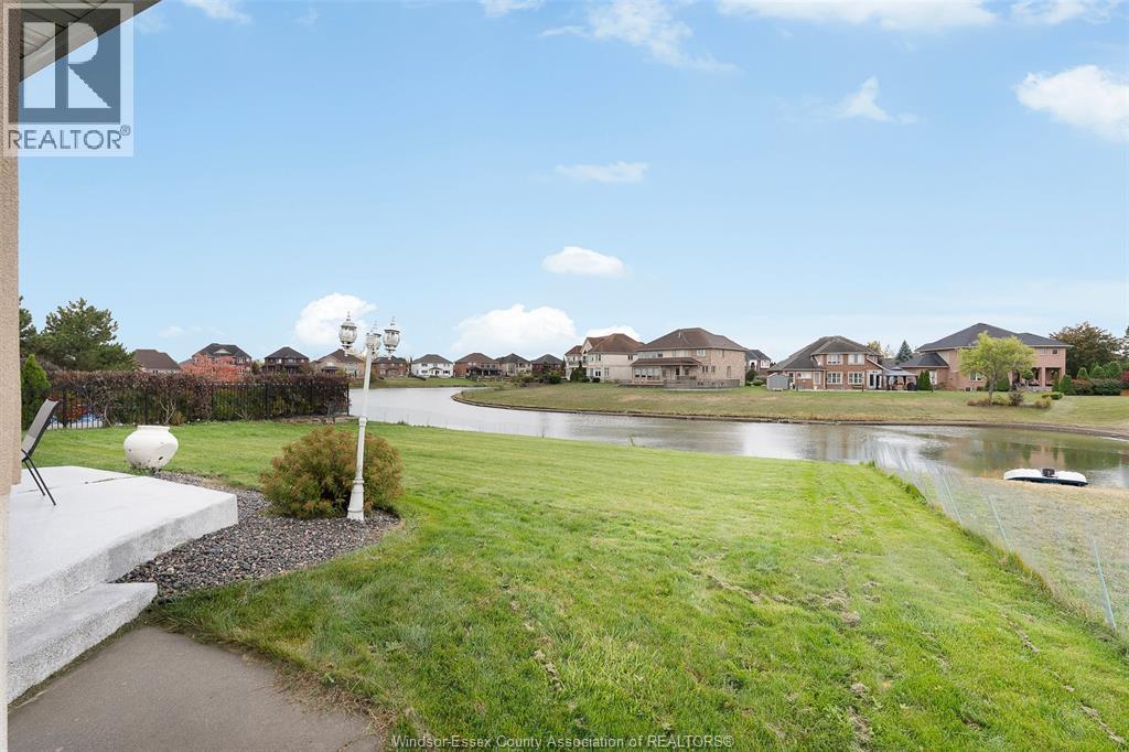 1075 Stoneybrook, Windsor, Ontario  N9G 2Y3 - Photo 4 - 25027011