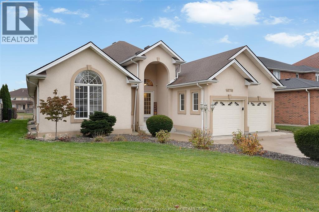 1075 Stoneybrook, Windsor, Ontario  N9G 2Y3 - Photo 2 - 25027011