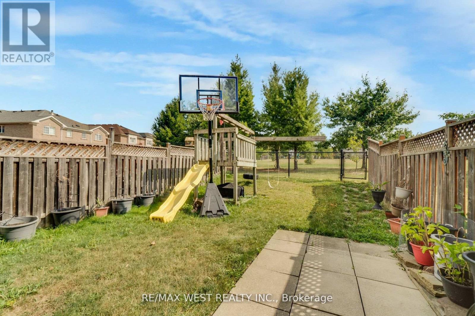 35 Rotunda Street, Brampton, Ontario  L6X 5E5 - Photo 6 - W12478536