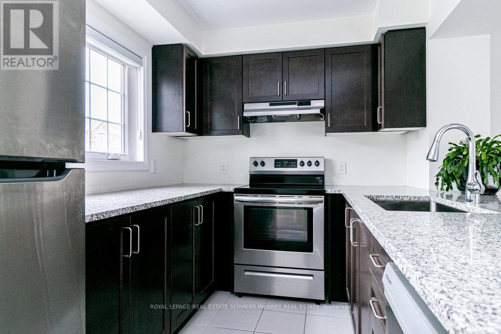 124 Stork Street, Oakville, Ontario  L6H 0X8 - Photo 11 - W12478545
