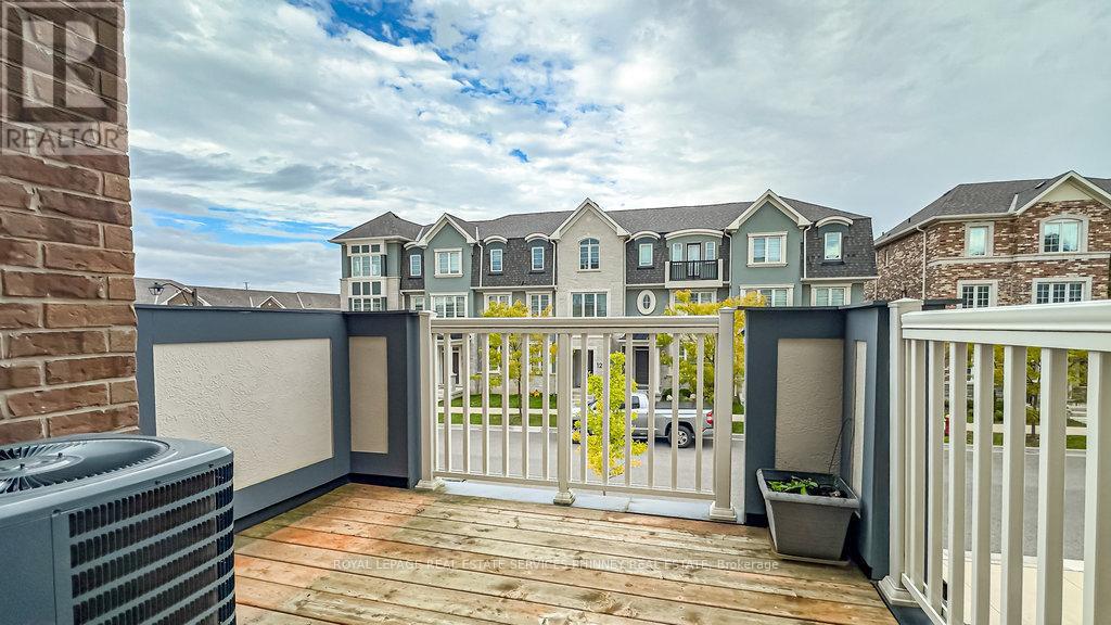 124 Stork Street, Oakville, Ontario  L6H 0X8 - Photo 14 - W12478545