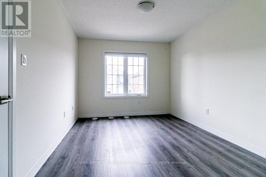 124 Stork Street, Oakville, Ontario  L6H 0X8 - Photo 15 - W12478545
