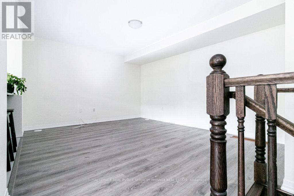 124 Stork Street, Oakville, Ontario  L6H 0X8 - Photo 5 - W12478545