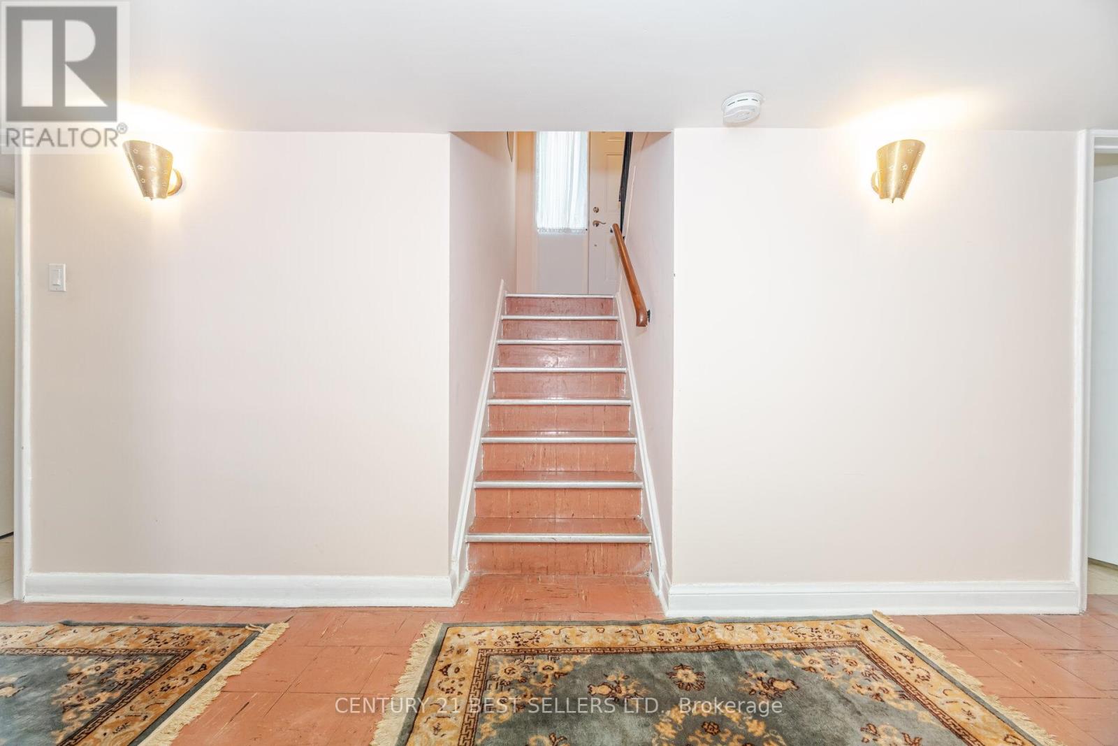47 Wenderly Drive, Toronto, Ontario  M6B 2P1 - Photo 21 - W12478559