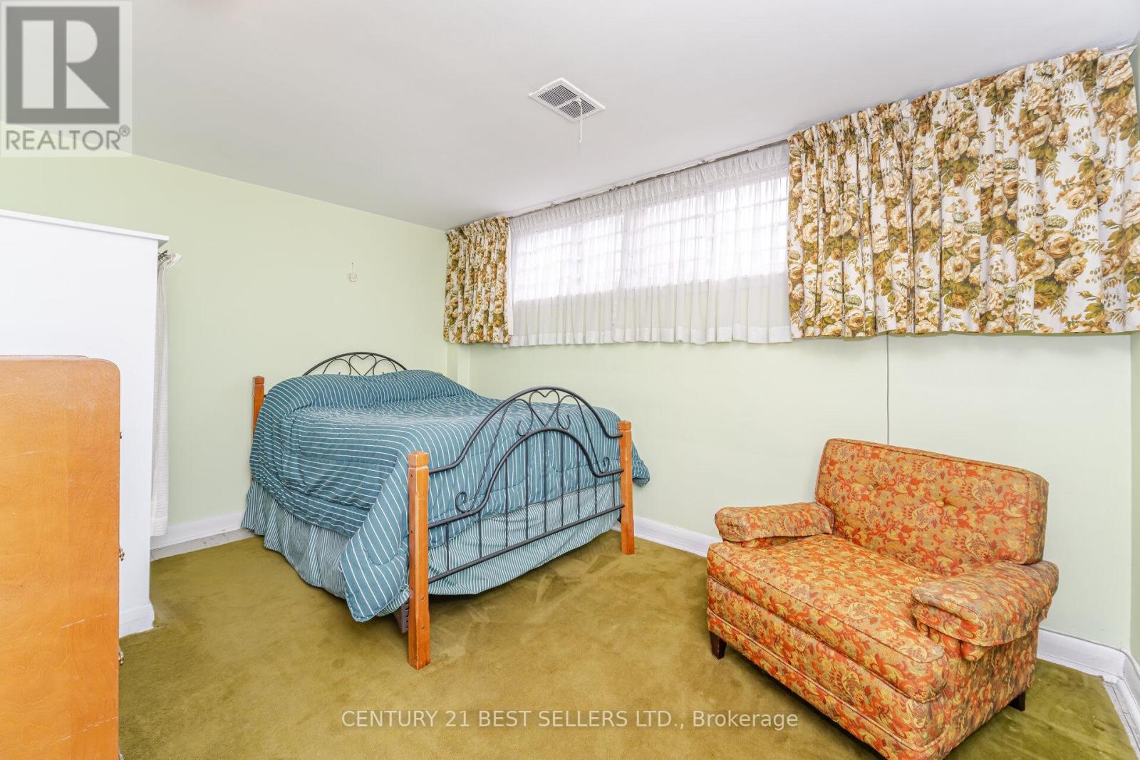 47 Wenderly Drive, Toronto, Ontario  M6B 2P1 - Photo 22 - W12478559